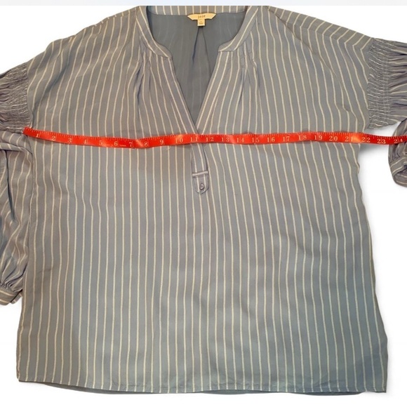 Joie Azabeth Size small Long Sleeve Silky Weave top/blouse classic preppy - Picture 6 of 11